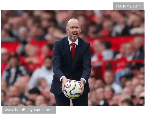 滕哈格拒绝回归阿贾克斯：高层混乱太可怕！