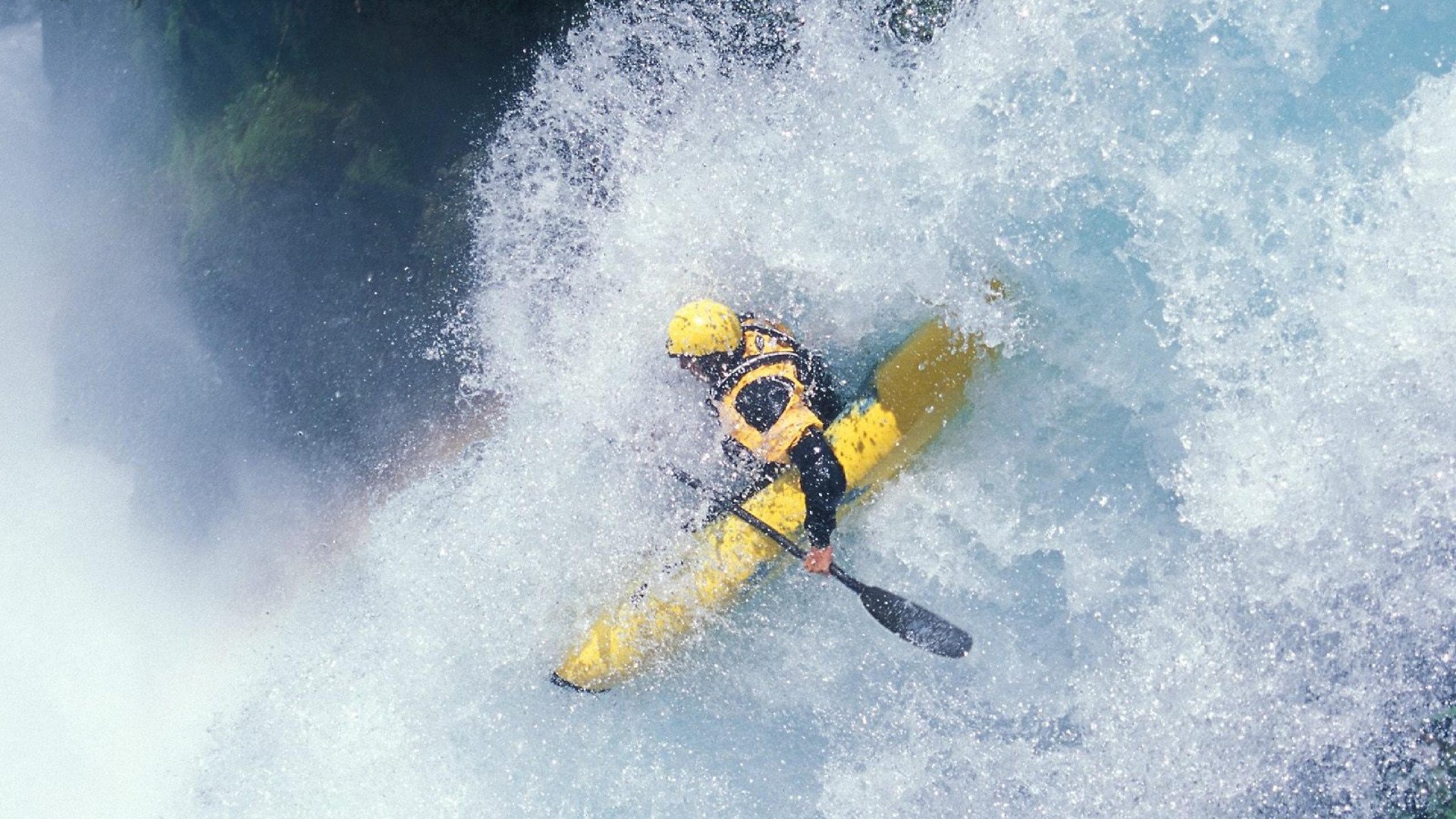 加拿大队的未来:通过科技和创新增强训练与比赛效果,加拿大队徽
